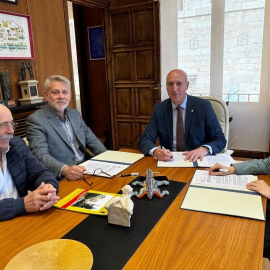 El Ayuntamiento de León impulsa el movimiento vecinal con un convenio de 27.000 euros con la Federación Rey Ordoño El Ayuntamiento de León impulsa el movimiento vecinal con un convenio de 27.000 euros con la Federación Rey Ordoño
