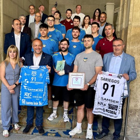 El BM Sariegos celebra un ascenso histórico en la Diputación: “León sigue siendo cuna del balonmano” El BM Sariegos celebra un ascenso histórico en la Diputación: “León sigue siendo cuna del balonmano”