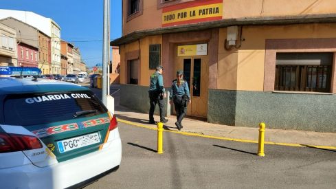 Dos investigados por estafar 1.400 euros a un hombre de La Bañeza con falsas citas por internet Dos investigados por estafar 1.400 euros a un hombre de La Bañeza con falsas citas por internet