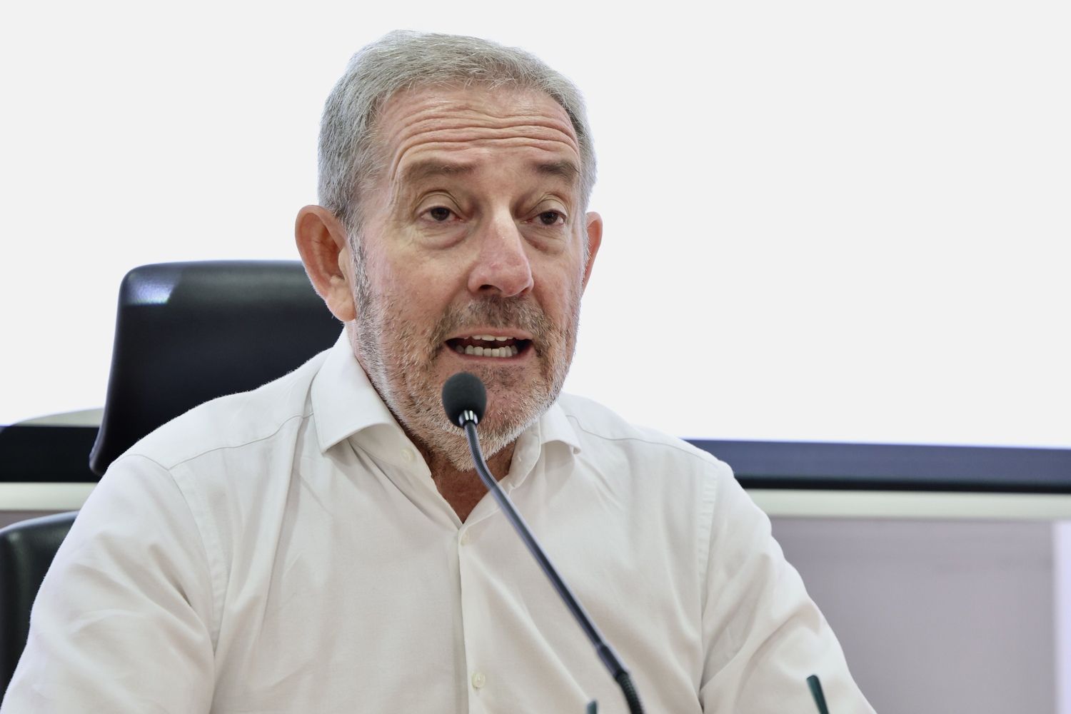 El presidente de la Cámara de Comercio de León, Javier Vega durante la presentanción el Informe sobre Comercio Exterior en la provincia de León durante el año 2025 | Carlos S. Campillo / ICAL