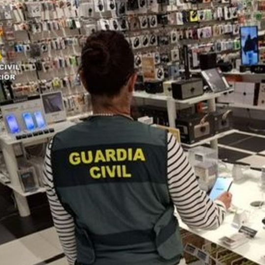 Detenidas dos vecinas de La Bañeza por robar en varios comercios de Arroyo de la Encomienda (Valladolid)