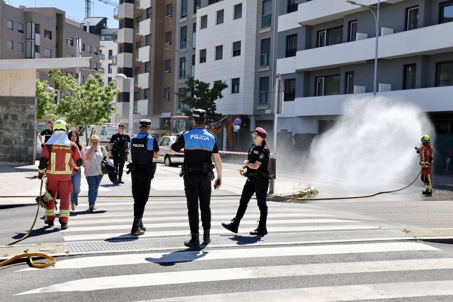 Fuga de gas en las obras de un edificio en el barrio de La Palomera de León | Carlos S. Campillo / ICAL Fuga de gas en las obras de un edificio en el barrio de La Palomera de León | Carlos S. Campillo / ICAL