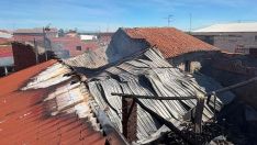 Un incendio calcina una nave agrícola en Zotes del Páramo (León) Un incendio calcina una nave agrícola en Zotes del Páramo (León)