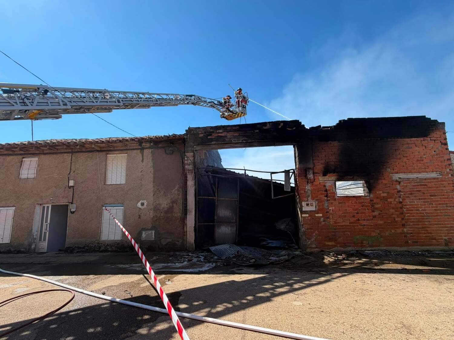 Intervención de los bomberos de la Diputación de León en el incendio de Zotes del Páramo | Diputación de León Intervención de los bomberos de la Diputación de León en el incendio de Zotes del Páramo | Diputación de León