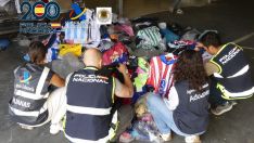 Cinco detenidos y una tonelada de ropa incautada en el rastro de Astorga Cinco detenidos y una tonelada de ropa incautada en el rastro de Astorga