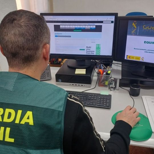 Estafan 7.500 euros a un vecino de León a través de un SMS que simulaba ser de su banco