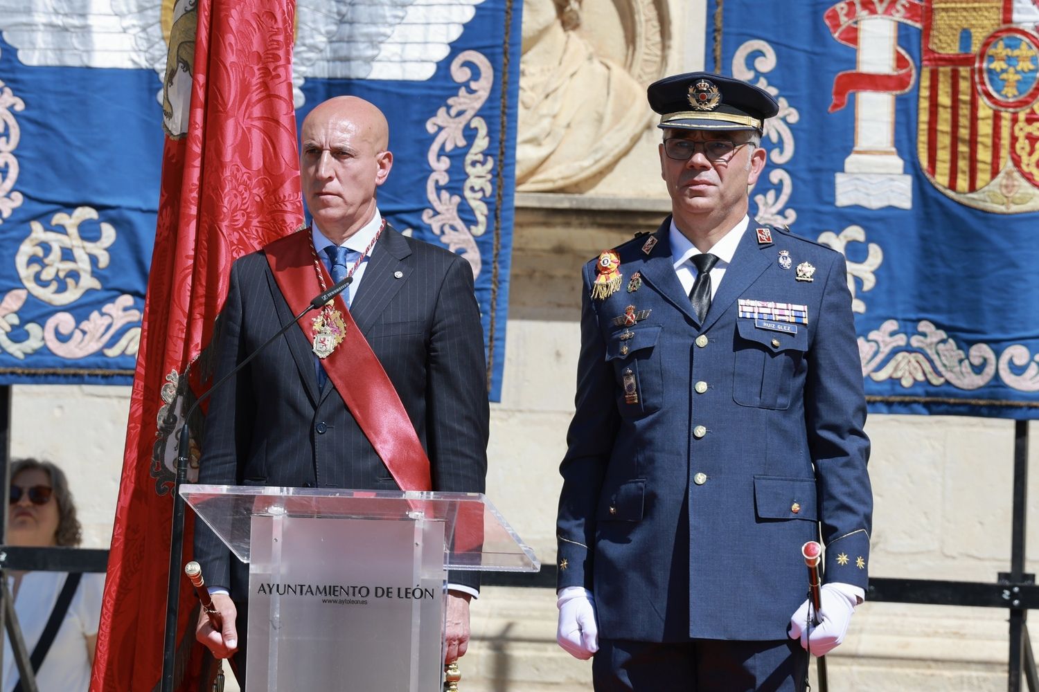 Entrega del título de Hijos Adoptivos de la Ciudad de León | Carlos S. Campillo / ICAL