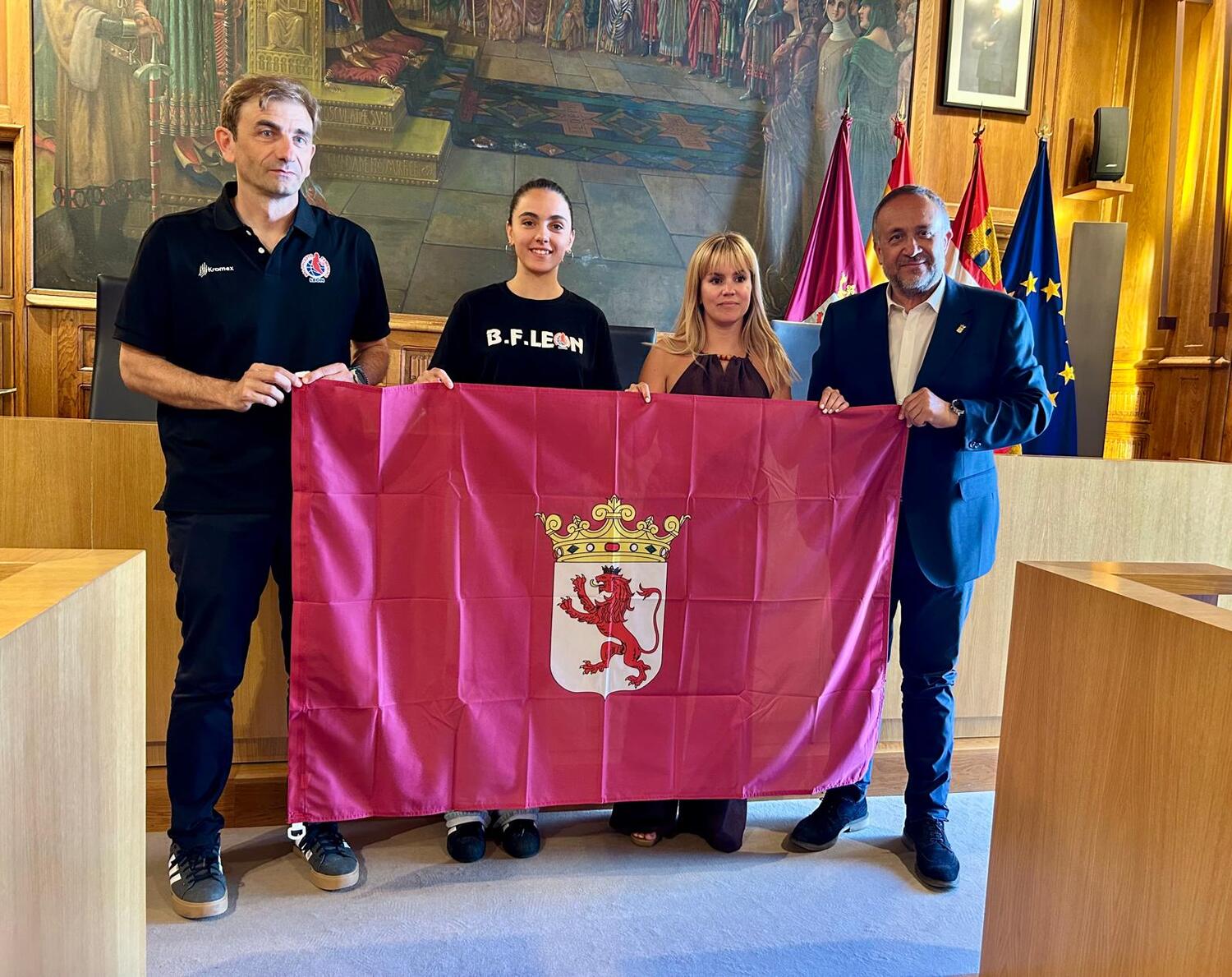 Recepción al Baloncesto Femenino León en la Diputacion tras su ascenso a la Liga Challenge