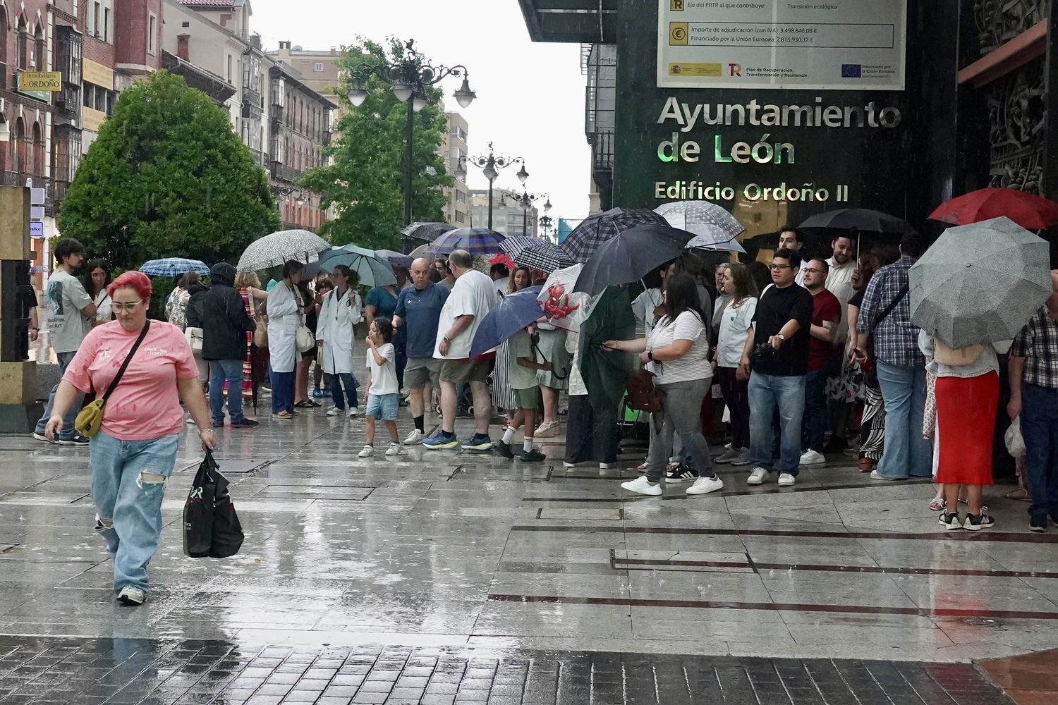 La Delegación Provincial de León de la Asociación Médicos Unidos por sus Derechos protagoniza una manifestación para exigir un estatuto propio | Carlos S. Campillo / ICAL La Delegación Provincial de León de la Asociación Médicos Unidos por sus Derechos protagoniza una manifestación para exigir un estatuto propio | Carlos S. Campillo / ICAL