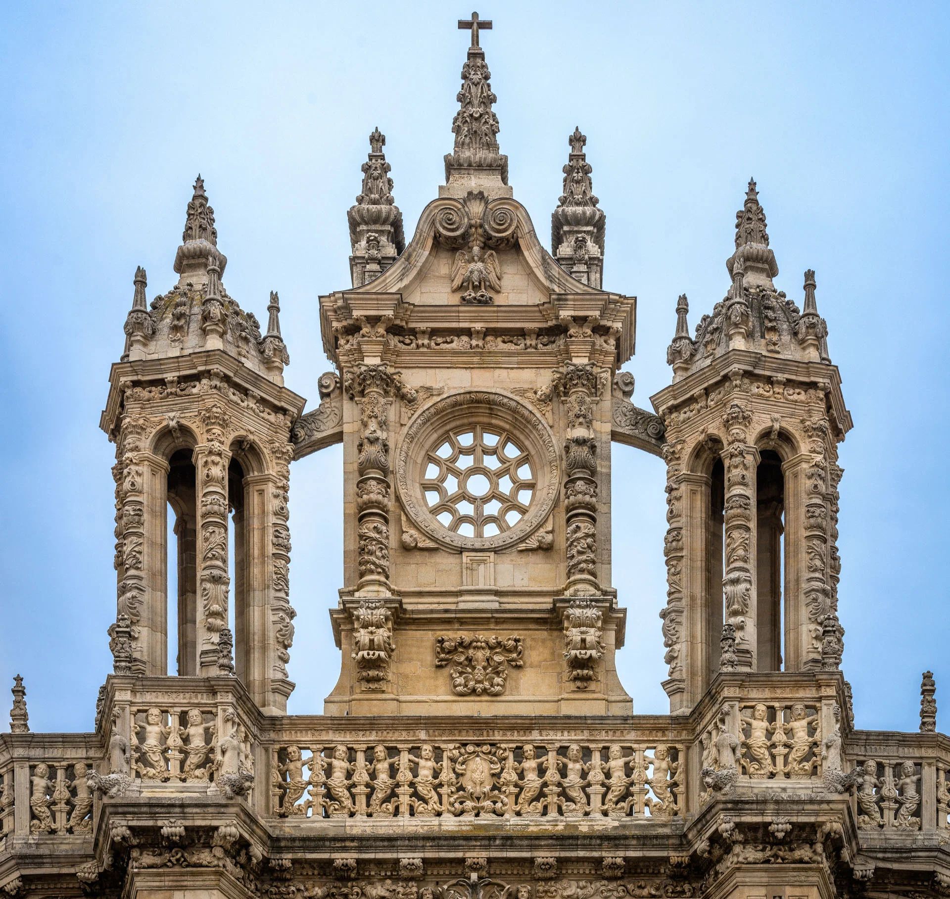 Hastial de la fachada occidental de la Catedral de Astorga | Catedral de Astorga Hastial de la fachada occidental de la Catedral de Astorga | Catedral de Astorga