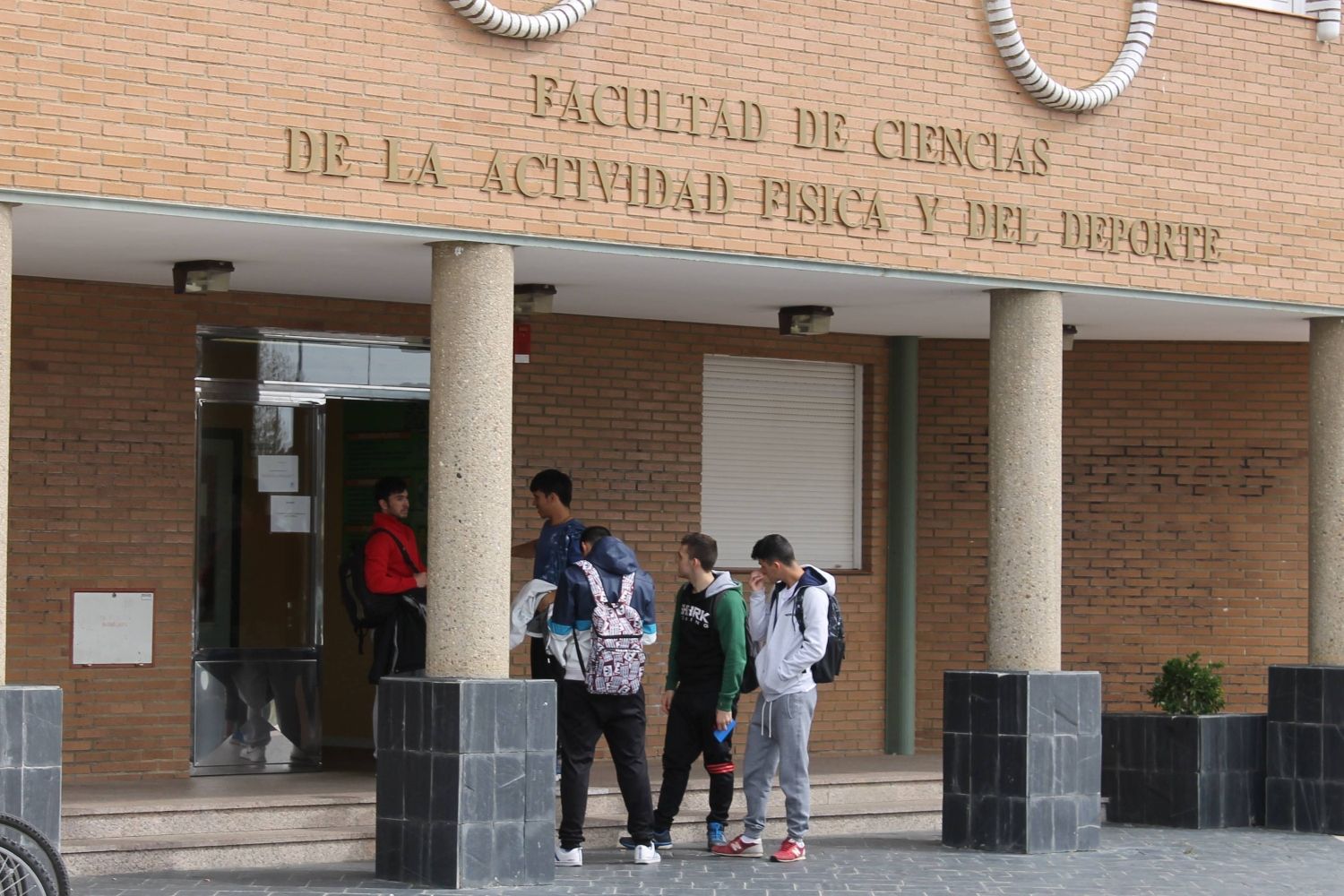 Facultad de Ciencias de la Actividad Física y el Deporte de la ULE Facultad de Ciencias de la Actividad Física y el Deporte de la ULE