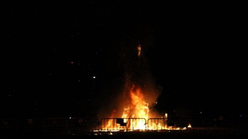 La reina Urraca I ilumina la Noche de San Juan en León | José Martín La reina Urraca I ilumina la Noche de San Juan en León | José Martín
