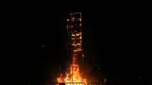 La reina Urraca I ilumina la Noche de San Juan en León | José Martín La reina Urraca I ilumina la Noche de San Juan en León | José Martín
