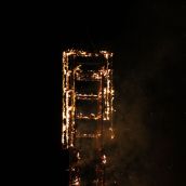 León vive una Noche de San Juan atípica: Sin fuegos artificiales pero con la hoguera y Urraca como protagonistas