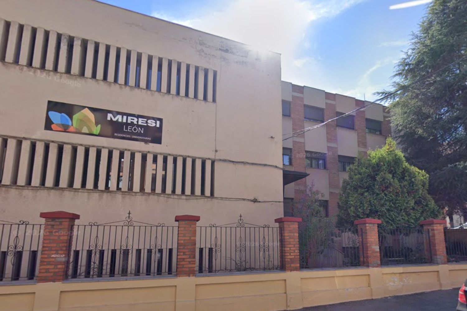 Un incendio en la residencia de estudiantes de la plaza de San Lorenzo de León se salda sin heridos