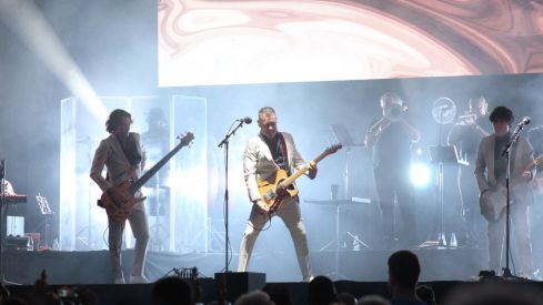 León responde a los suyos: Café Quijano arrasa en el concierto de las fiestas de San Juan | José Martín