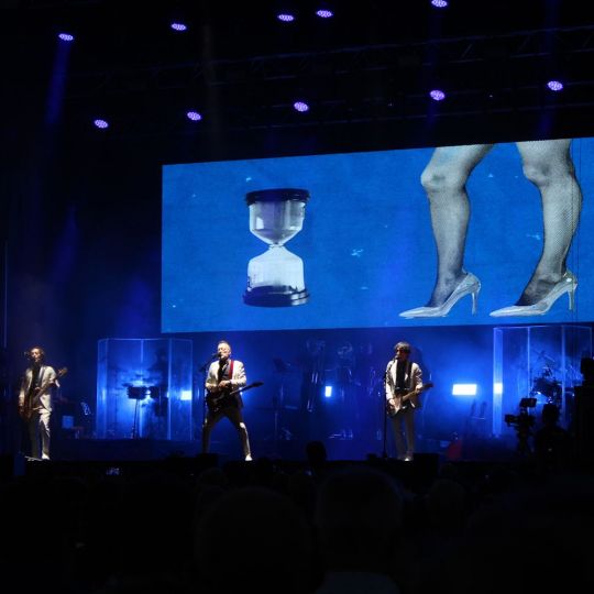 Café Quijano disfruta de su tierra volcada en su concierto de las fiestas de León | José Martín