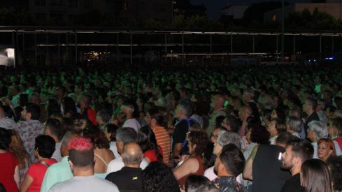 León responde a los suyos: Café Quijano arrasa en el concierto de las fiestas de San Juan | José Martín