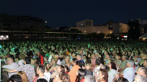 León responde a los suyos: Café Quijano arrasa en el concierto de las fiestas de San Juan | José Martín