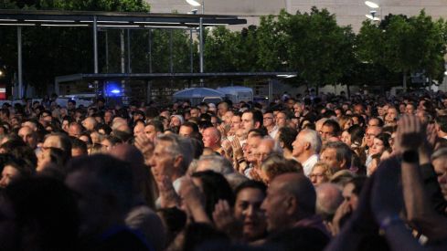León responde a los suyos: Café Quijano arrasa en el concierto de las fiestas de San Juan | José Martín