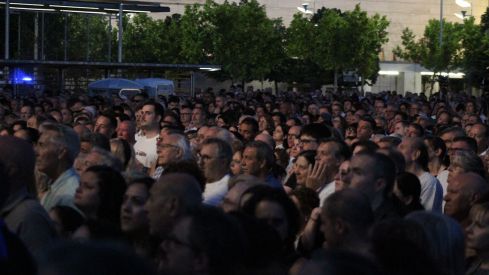 León responde a los suyos: Café Quijano arrasa en el concierto de las fiestas de San Juan | José Martín