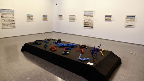El Museo de los Pueblos Leoneses acoge la 'traducción' al lenguaje textil del poemario ‘Memoria de la nieve’ de Julio Llamazares| Carlos S. Campillo / ICAL