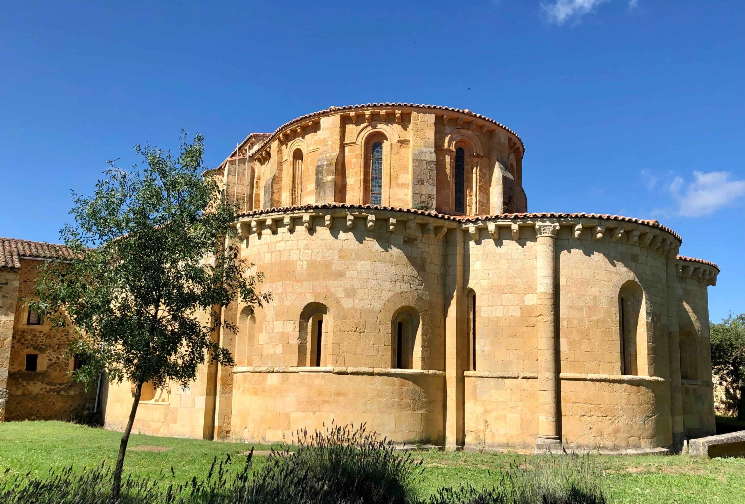 Monasterio de Santa María la Real de Gradefes | Turisleón