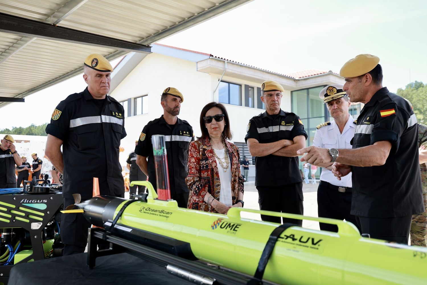 La ministra de Defensa, Margarita Robles, visita el Quinto Batallón de Intervención en Emergencias y la Unidad de Drones de la Unidad Militar de Emergencias | Carlos S. Campillo / ICAL