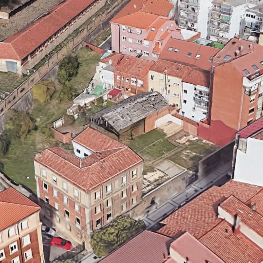 Parcela de León que sale a subasta y en la que se habían anunciado 60 viviendas | Google Earth Parcela de León que sale a subasta y en la que se habían anunciado 60 viviendas | Google Earth