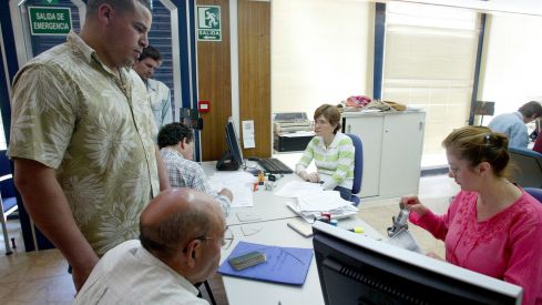 La provincia de León registra 5.830 solicitudes en el proceso extraordinario de regularización de extranjeros | Leticia Pérez / ICAL La provincia de León registra 5.830 solicitudes en el proceso extraordinario de regularización de extranjeros | Leticia Pérez / ICAL