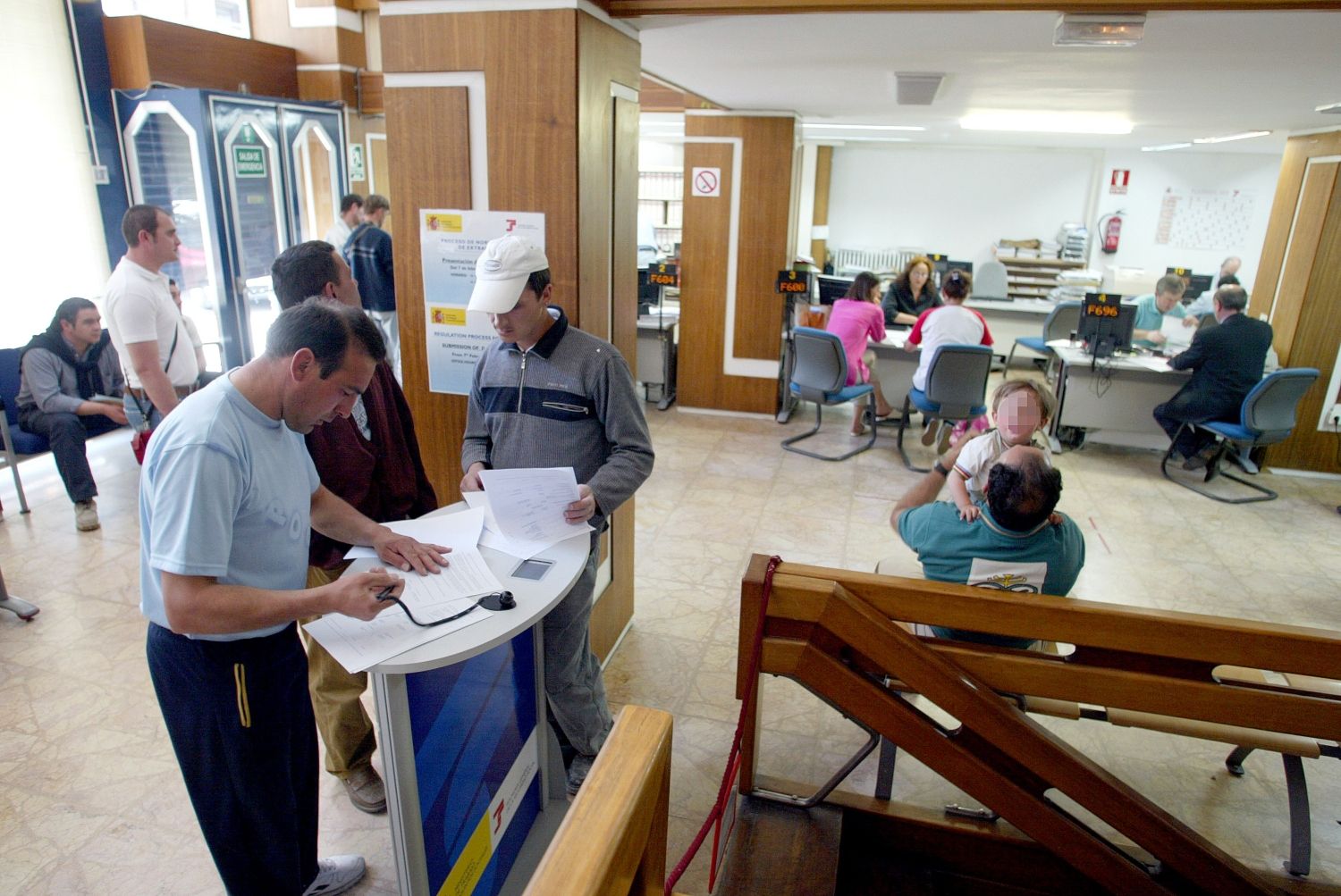 La provincia de León registra 5.830 solicitudes en el proceso extraordinario de regularización de extranjeros | Leticia Pérez / ICAL La provincia de León registra 5.830 solicitudes en el proceso extraordinario de regularización de extranjeros | Leticia Pérez / ICAL