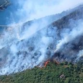 Asciende a nivel 1 el incendio de Sena de Luna que mantiene cerrado el tráfico en la AP-66