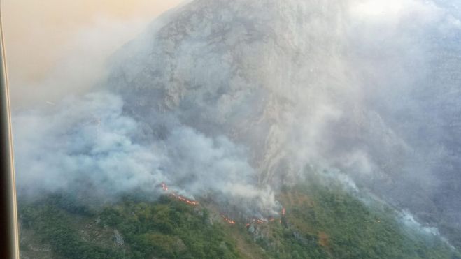 El incendio de Ribota de Sajambre se mantiene en Nivel 2 mientras el trabajo se centra en consolidar el perímetro | ATBrif