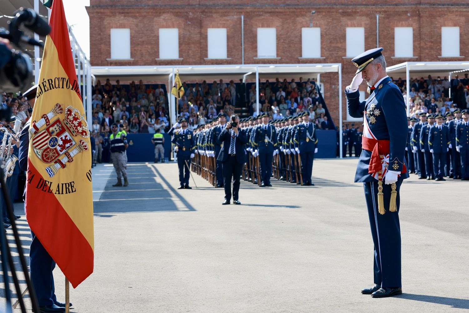 Acto de entrega de los Reales Despachos de Sargento a la XXXIV promoción de la Academia Básica del Aire y del Espacio, que está presidido por el rey Felipe VI | Carlos S. Campillo / ICAL Acto de entrega de los Reales Despachos de Sargento a la XXXIV promoción de la Academia Básica del Aire y del Espacio, que está presidido por el rey Felipe VI | Carlos S. Campillo / ICAL