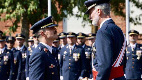 Acto de entrega de los Reales Despachos de Sargento a la XXXIV promoción de la Academia Básica del Aire y del Espacio, que está presidido por el rey Felipe VI | Carlos S. Campillo / ICAL