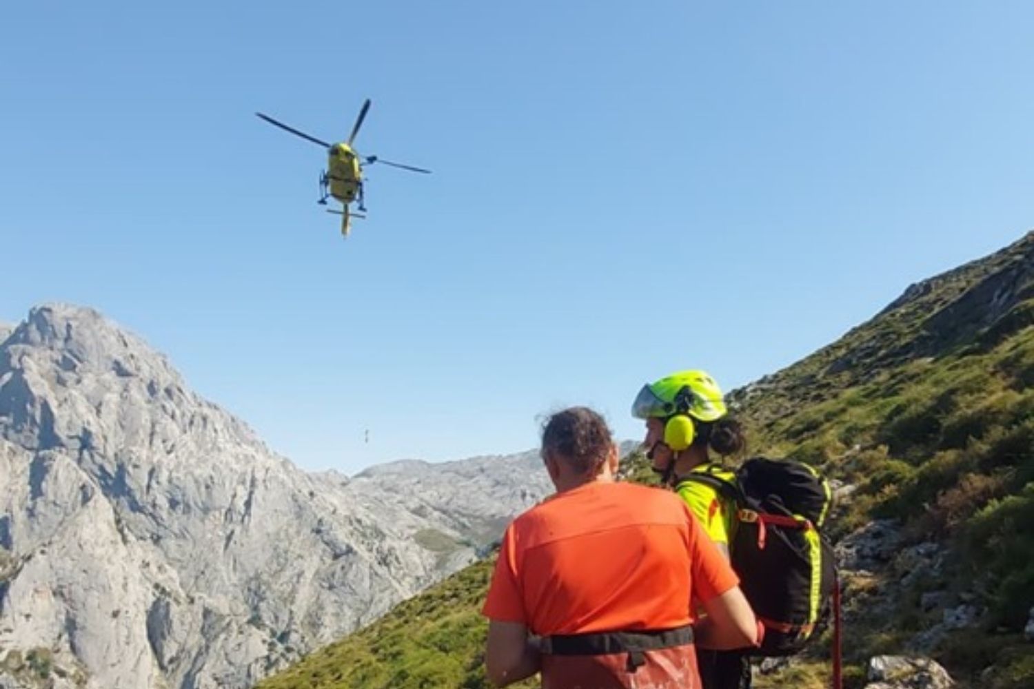 Rescatan a un montañero que quedó bloqueado en la Ruta del Cares cerca de Caín