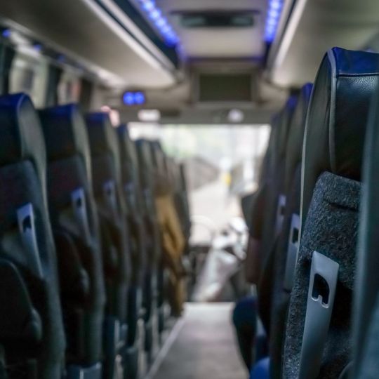 Confirmados los 2 años de cárcel para un hombre que acosó y ofreció dinero por favores sexuales a un menor en León | iStock - lubo ivanko