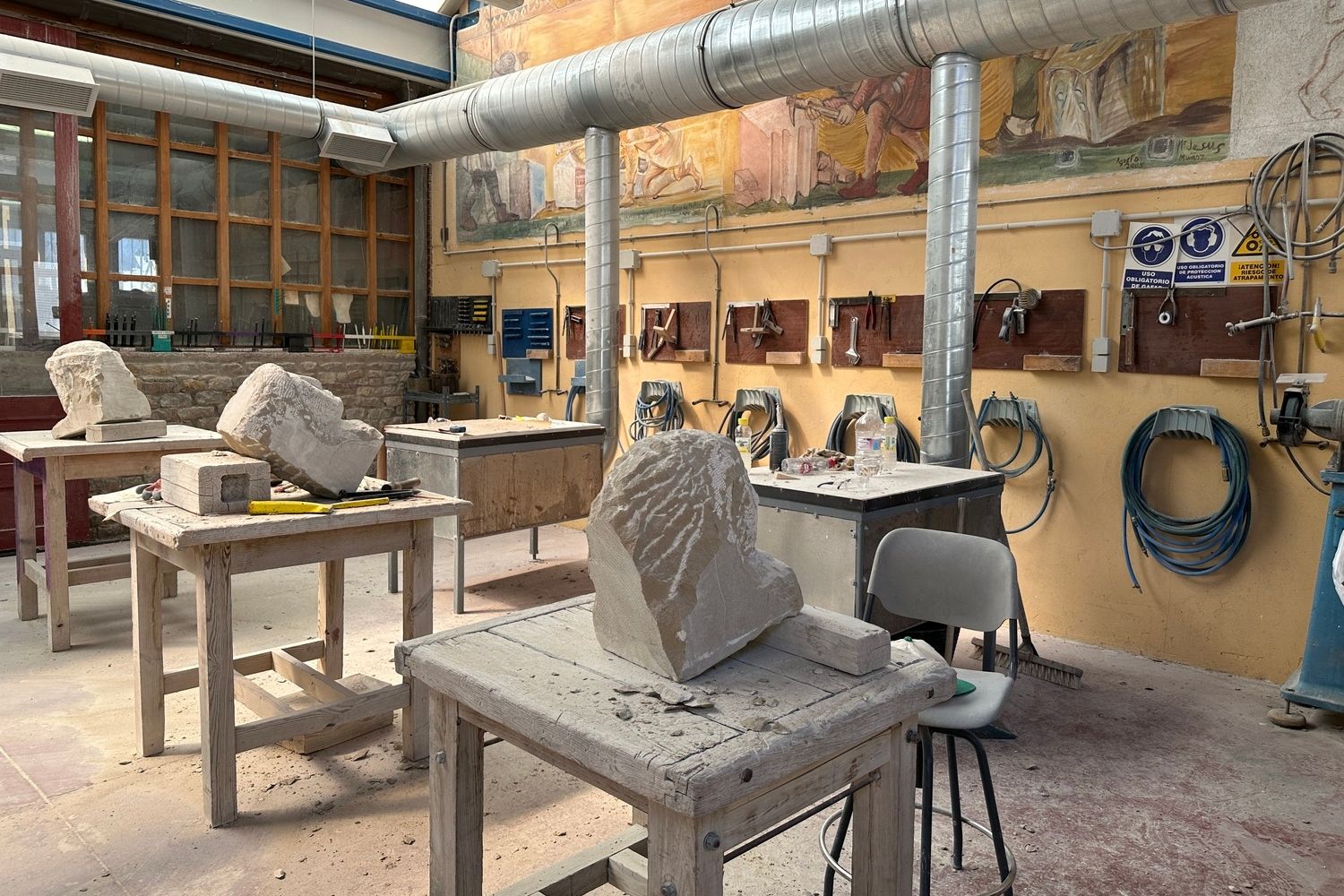 El Centro de los Oficios de León oferta 14 cursos de verano dedicados a la artesanía y la construcción. El Centro de los Oficios de León oferta 14 cursos de verano dedicados a la artesanía y la construcción.
