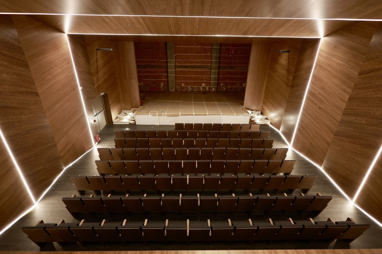 Visita a la rehabilitación de la Casa de la Cultura de Valencia de Don Juan | Carlos S. Campillo / ICAL Visita a la rehabilitación de la Casa de la Cultura de Valencia de Don Juan | Carlos S. Campillo / ICAL