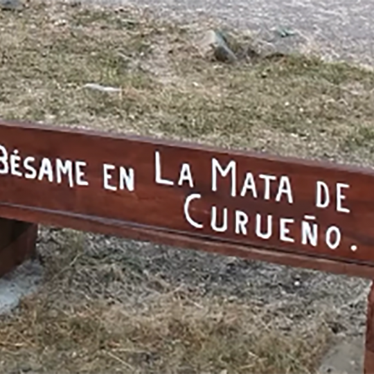 Nuevo banco en La Mata de Curueño (León) | Foto: Página de Facebook 'La Mata de Curueño, León'