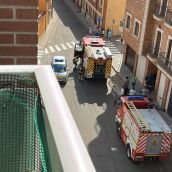 Dos vecinos evitan que un incendio en una vivienda se propague en Valencia de Don Juan | Cedida a InfoLeon