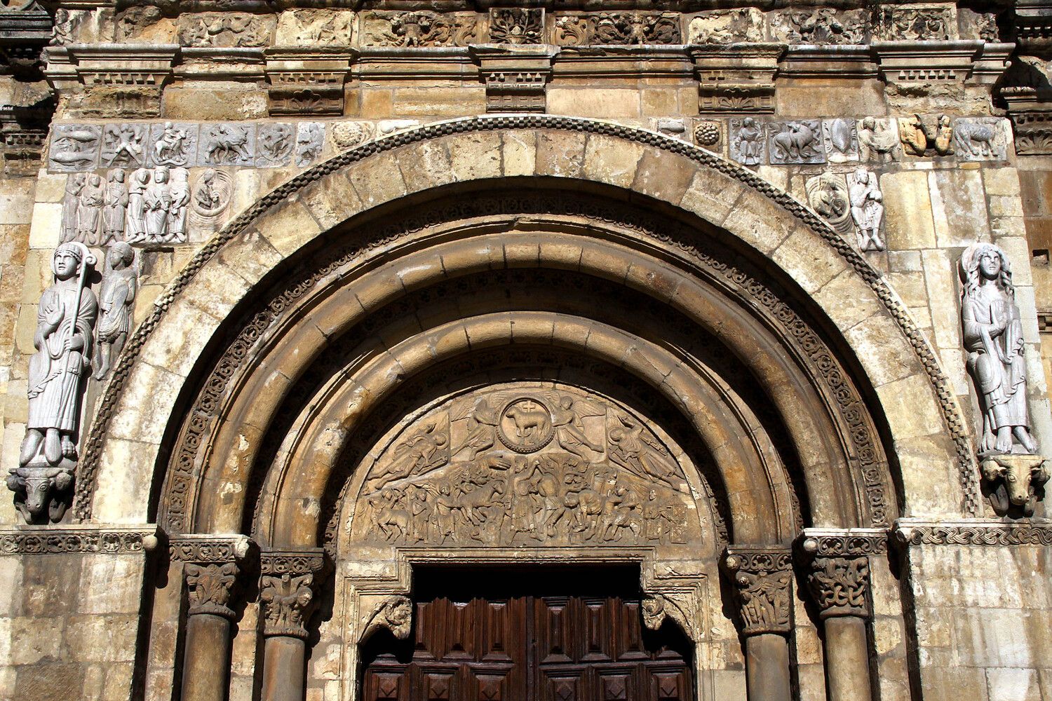 Puerta del Cordero de la Real Colegiata de San Isidoro en León | Peio García / ICAL 
