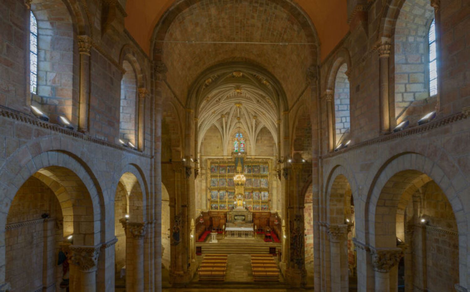 Interior de la Basílica de San Isidoro | Basílica de San Isidoro