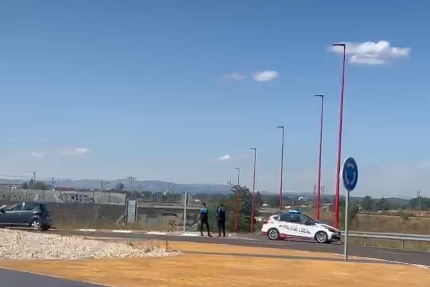 Controlado un incendio que obligó a cortar la entrada a Trobajo del Cerecedo Controlado un incendio que obligó a cortar la entrada a Trobajo del Cerecedo