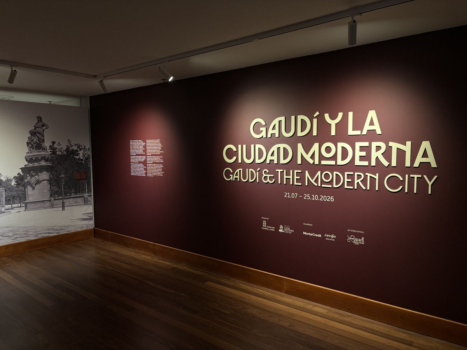 Inauguración de la exposición 'Gaudí y la ciudad moderna' del Museo Casa Botines de León | José Martín Inauguración de la exposición 'Gaudí y la ciudad moderna' del Museo Casa Botines de León | José Martín