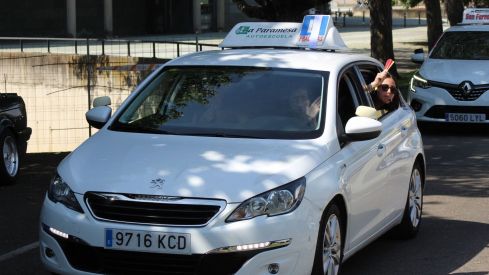 Las autoescuelas de la provincia de León salen a la calle para denunciar la falta de examinadores de tráfico | José MArtín Las autoescuelas de la provincia de León salen a la calle para denunciar la falta de examinadores de tráfico | José MArtín