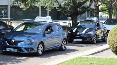 Las autoescuelas de la provincia de León salen a la calle para denunciar la falta de examinadores de tráfico | José MArtín Las autoescuelas de la provincia de León salen a la calle para denunciar la falta de examinadores de tráfico | José MArtín