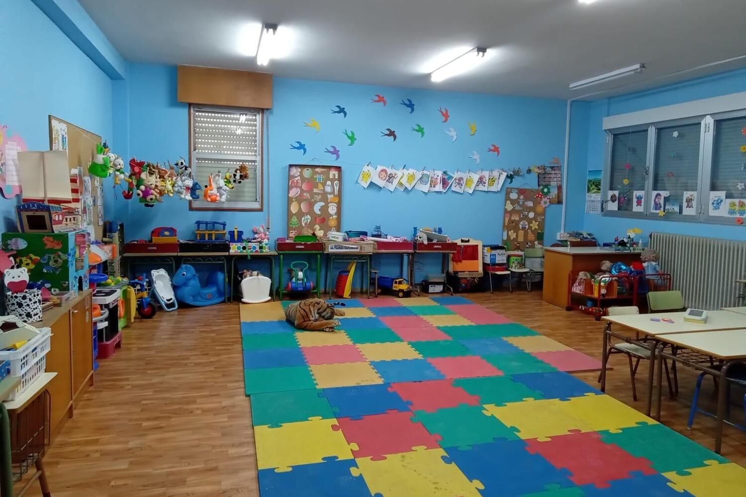 Santa María del Páramo renueva varias aulas del CEIP Benito León con una inversión de más de 8.300 euros Santa María del Páramo renueva varias aulas del CEIP Benito León con una inversión de más de 8.300 euros