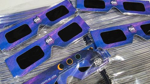 Reparto gafas eclipse (1) Reparto gafas eclipse (1)