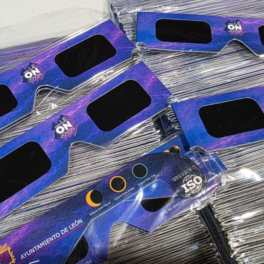 Reparto gafas eclipse (1)
